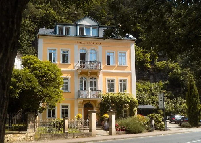 Albergo-toscana فندق باد سشاندو